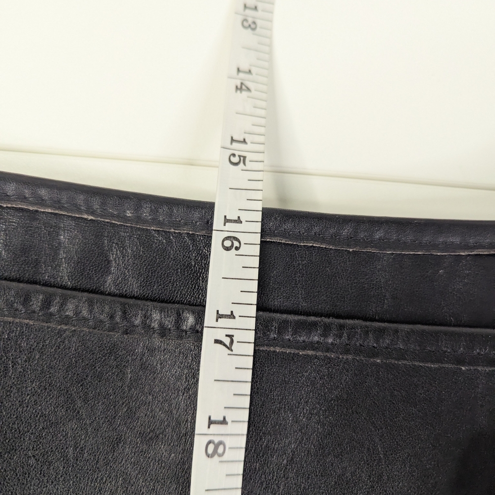 Wilson Pelle Studio Black Leather Crossbody Bag - Picture 11 of 15